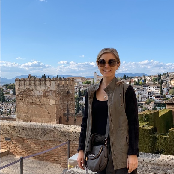 Meet your Posher, Jackie - Picture 1 of 1